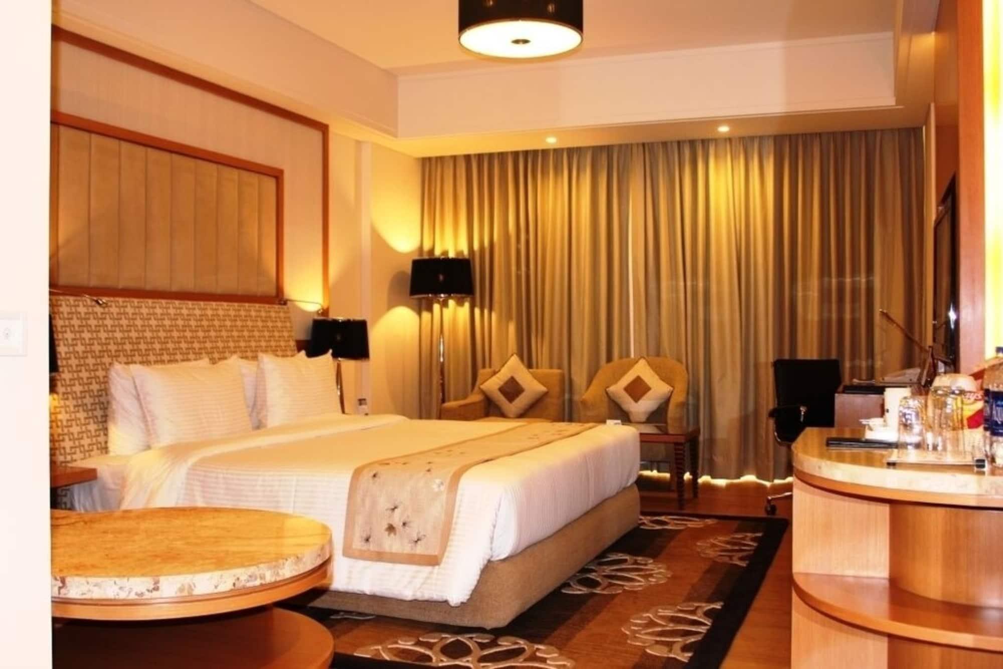 Radisson Blu Hotel, Nagpur Zewnętrze zdjęcie