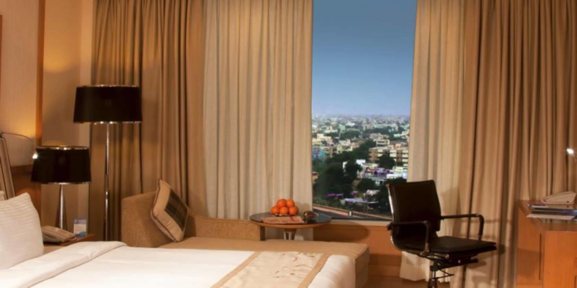Radisson Blu Hotel, Nagpur Zewnętrze zdjęcie