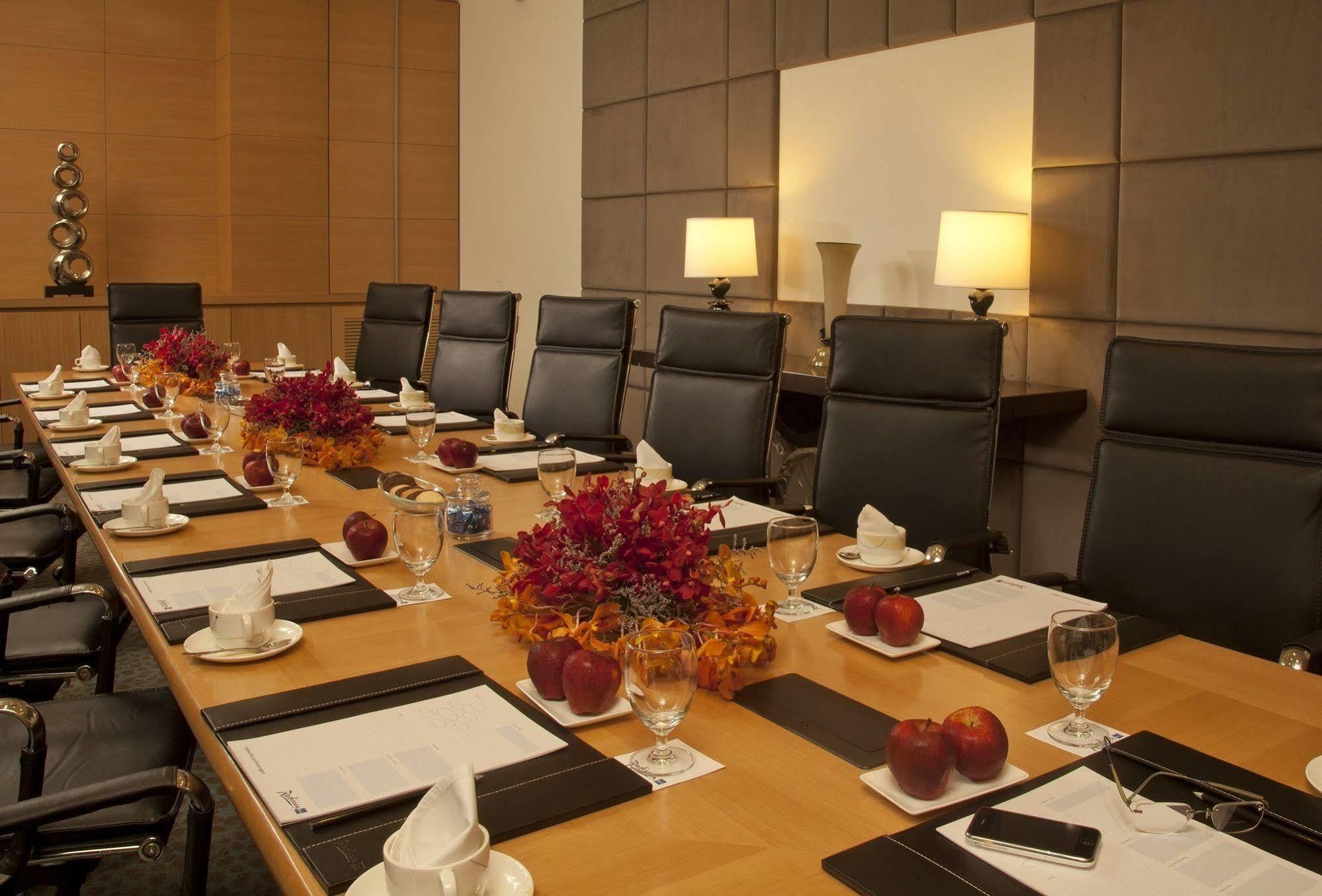 Radisson Blu Hotel, Nagpur Zewnętrze zdjęcie
