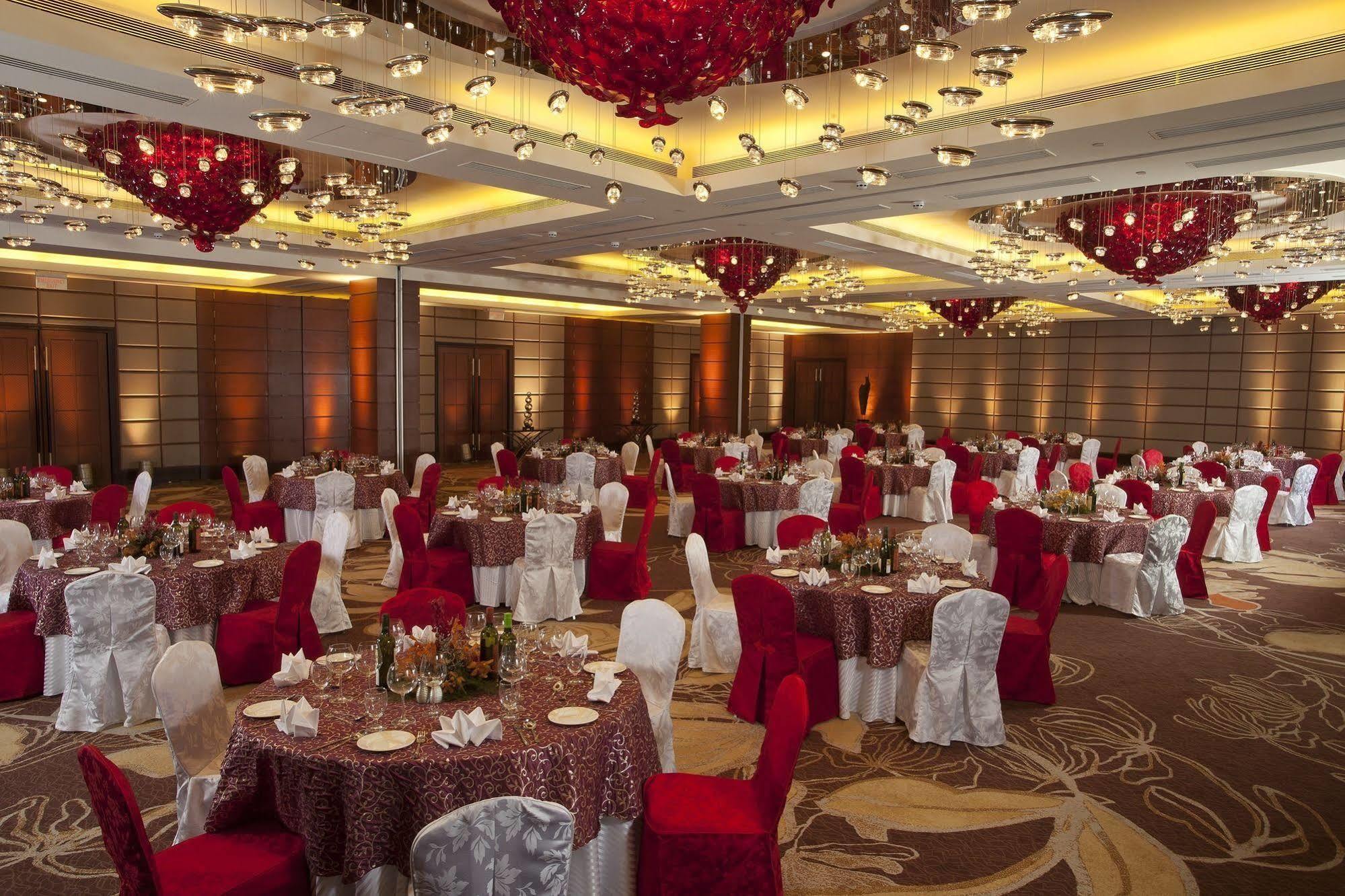 Radisson Blu Hotel, Nagpur Zewnętrze zdjęcie